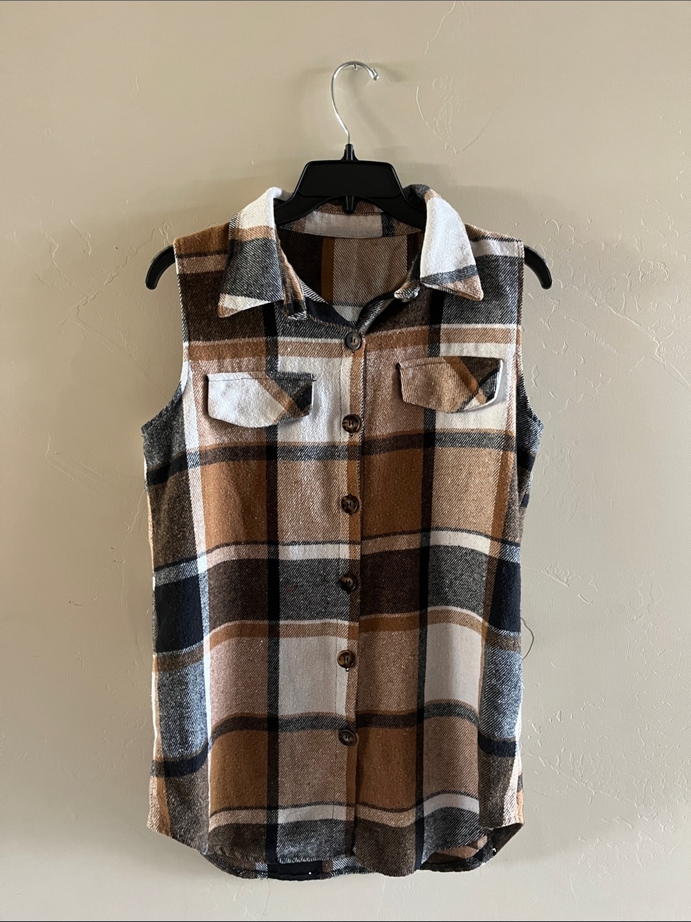 Sleeveless Plaid Button-Front Shirt - Brown/Black
